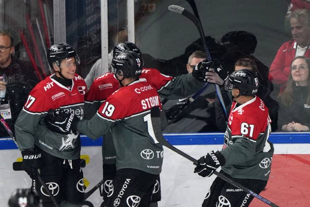 Köln, DEL, Saison 2026 2027, Kölner Haie vs Grizzlys Wolfsburg , 18.09.2026. Lanxessarena Köln, Kölner Haie, jubeln