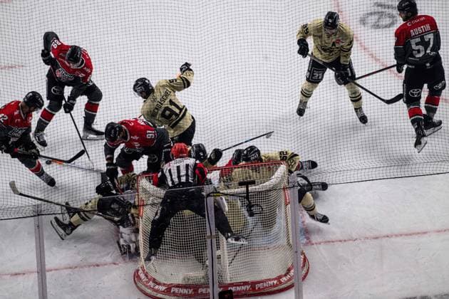 COLOGNE, GERMANY - 18 SEPTEMBER, 2026: - The PENNY DEL Ice hockey, Eishockey match Koelner Haie vs. Grizzlys Wolfsburg at LANXESS arena.  Copyright: xVitaliixKliuievx