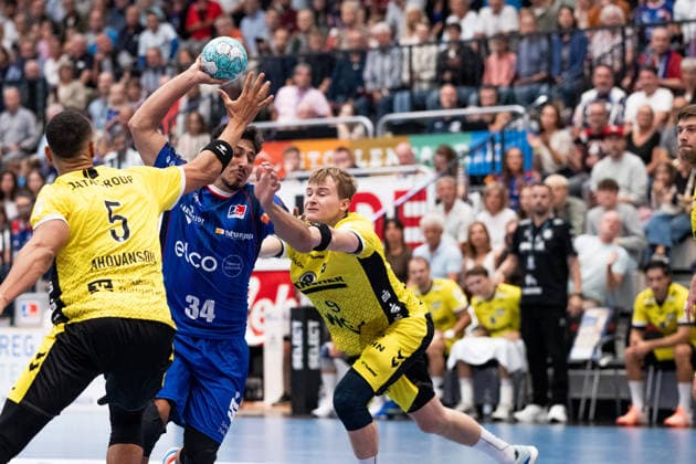 Yonatan Dayan (HBW Balingen Weilstetten, 34) schlaengelt sich durch fdie Abwehreihe, HBW Balingen Weilstetten vs. TVB Stuttgart, GER, Opel 1. Handball Bundesliga, Meisterschaft, Spieltag 5, Saison 2026 2027, 18.09.2026, Eibner-Pressefoto Andreas Ulmer HBW Balingen Weilstetten vs. TVB Stuttgart, GER, Opel 1. Handball Bundesliga, Meisterschaft, Spieltag 5, Saison 2026 2027, 18.09.2026, Balingen Copyright: xEibner-Pressefoto AndreasxUlmerx EP_AUR