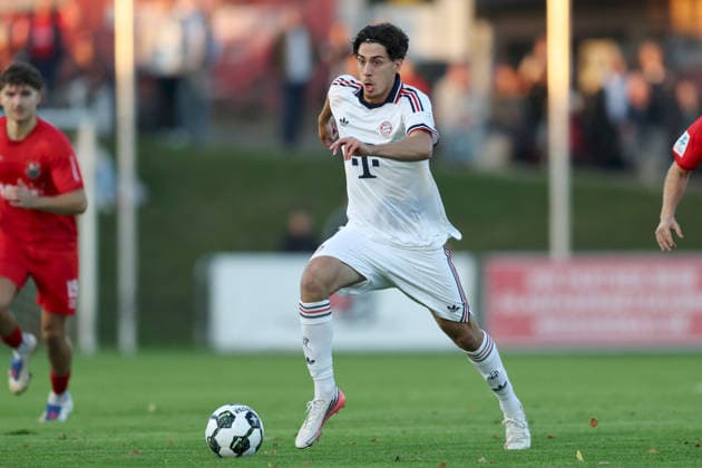 18.09.2026, Herren, Fussball, Saison 2026 2027, Regionalliga Bayern, 10. Spieltag: TSV Aubstadt - FC Bayern Muenchen II David Michael Santos Daiber ( 6, FC Bayern München II) Sulzfeld Schulstadion Aubstadt (NGN Arena) Bayern Deutschland