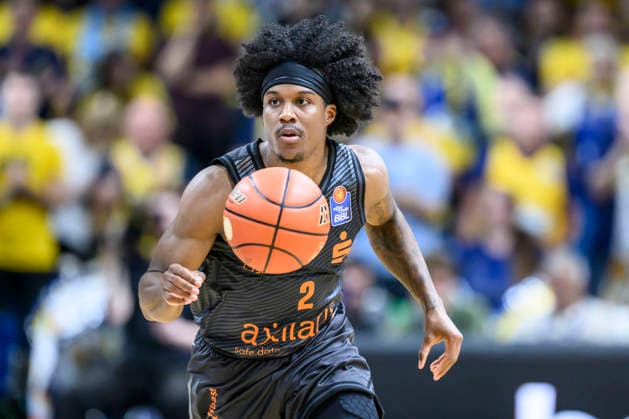 im Bild v.l.: Stefan Smith (NINERS Chemnitz, 02), GER, Berlin, Basketball, Alba Berlin und den Niners Chemnitz, BBL Auftakt, Auftaktspiel, in der UBER Arena, 18.09.2026, Copyright: HMBxMedia UwexKoch