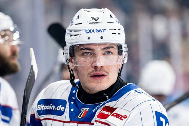 Justin Schuetz (Adler Mannheim, 74) Portrait Portraet GER, EHC Red Bull Muenchen vs. Adler Mannheim, Eishockey, DEL, Saison 2026 2027, 1. Spieltag, 18.09.2026. Foto: HMB Media Heike Feiner Copyright: HMBxMedia HeikexFeiner