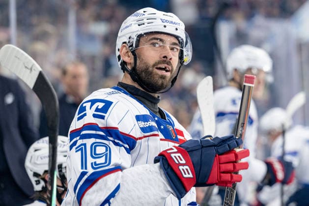 Luke Esposito (Adler Mannheim, 19) Portrait Portraet GER, EHC Red Bull Muenchen vs. Adler Mannheim, Eishockey, DEL, Saison 2026 2027, 1. Spieltag, 18.09.2026. Foto: HMB Media Heike Feiner Copyright: HMBxMedia HeikexFeiner
