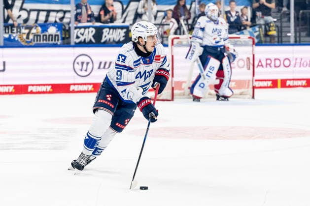 Leon Gawanke (Adler Mannheim, 09) GER, EHC Red Bull Muenchen vs. Adler Mannheim, Eishockey, DEL, Saison 2026 2027, 1. Spieltag, 18.09.2026. Foto: HMB Media Heike Feiner Copyright: HMBxMedia HeikexFeiner