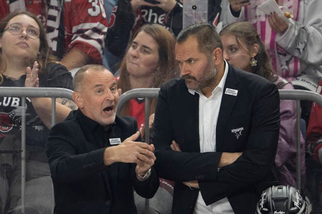 PENNY DEL 1; Kölner Haie - Grizzly Wolfsburg; Köln, 18.09.2026 Thomas Berglund (Kölner Haie, Head Coach); Manuel Kofler; PENNY DEL 1; Kölner Haie - Grizzly Wolfsburg am 18.09.2026 in der KA2 in Köln (Deutschland). Copyright: xBEAUTIFULxSPORTS AndreasxDickx