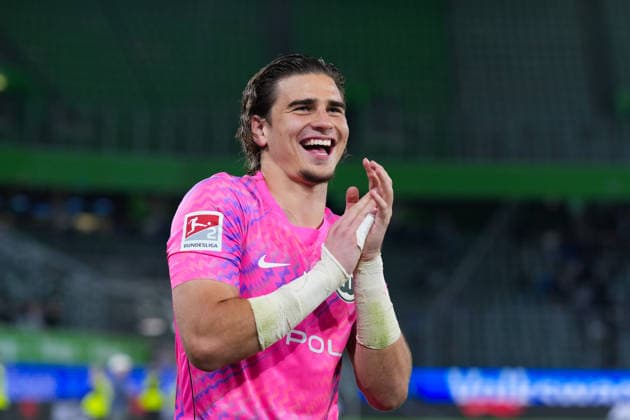 18.09.2026, xydrx, Herren, Fußball, 2.Bundesliga, VfL Wolfsburg - SV Darmstadt 98, Saison 2026 2027, Volkswagen Arena: Jakub Zielinski (VfL Wolfsburg, 30) bejubelt den Sieg DFB regulations prohibit any use of photographs as image sequences and or quasi-video. Copyright: HMBxMedia YannisxDreimann