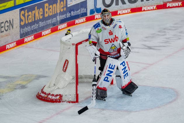 Kristers Gudlevskis (Fischtown Pinguins Bremerhaven, 30) Krefeld Pinguine vs. Pinguins Bremerhaven, Eishockey, PENNY DEL, 1. Spieltag, Spielzeit 2026 2027, 18.09.2026 Krefeld Pinguine vs. Pinguins Bremerhaven, Eishockey, PENNY DEL, 1. Spieltag, Spielzeit 2026 2027, 18.09.2026 Krefeld Copyright: xEibner-Pressefoto LukasxBaldygax EP_LBA