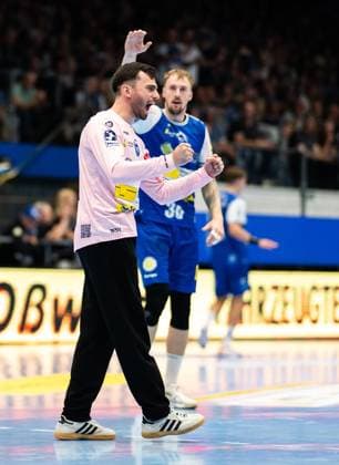 HANDBALL OPEL HBL 5. SPIELTAG THSV EISENACH - THW KIEL ** NUR FÜR REDAKTIONELLE ZWECKE ** EDITORIAL USE ONLY **<p>18 09 2026-Eisenach: Handball Opel Handball 1. Bundesliga Saison 2026 - 2027 Werner Assmann Halle 5. Spieltag ThSV Eisenach - THW Kiel im Foto: Torhüter Matija Spikic 1 (ThSV Eisenach) und Dominik Solak 30 (ThSV Eisenach) jubeln ( Deutschland Thueringen Eisenach Copyright: SaschaxFromm