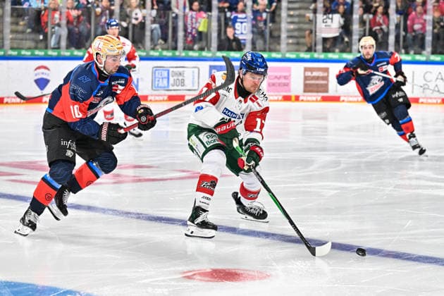 Penny DEL; Nürnberg Ice Tigers - Augsburger Panther, 18.09.2026 NUREMBERG, GERMANY; 18. SEPTEMBER: im Duell Evan BARRATT (Nürnberg Ice Tigers 10) und Sean MALONE (Augsburger Panther 17) während dem Match der Penny DEL zwischen den Nürnberg Ice Tigers und den Augsburger Panthern am 1. Spieltag im der PSD Bank Nürnberg Arena Copyright: xBEAUTIFULxSPORTS Goldbergx