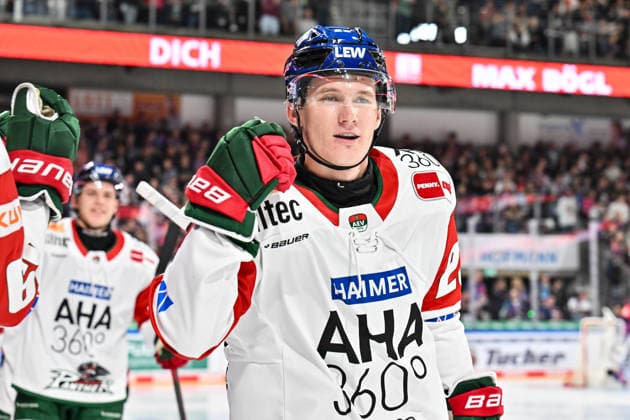 Penny DEL; Nürnberg Ice Tigers - Augsburger Panther, 18.09.2026 NUREMBERG, GERMANY; 18. SEPTEMBER: Jubel der Gäste nach dem Treffer zum 0-1 durch Jimmy LAMBERT (Augsburger Panther 23) Tor Torschuetze Freude Happy während dem Match der Penny DEL zwischen den Nürnberg Ice Tigers und den Augsburger Panthern am 1. Spieltag im der PSD Bank Nürnberg Arena Copyright: xBEAUTIFULxSPORTS Goldbergx