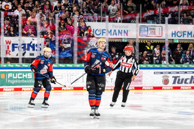 18.09.2026 - Eishockey - Saison 2026 2027 - Penny DEL - Nürnberg Ice Tigers Icetigers - Augsburger Panther Augsburg - ThHa - xthxhax - Ryan Jones (20, Nürnberg Ice Tigers, NIT ) traurig, enttäuscht