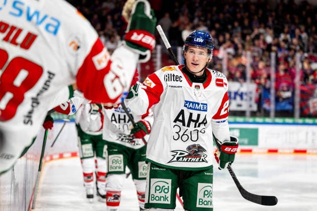18.09.2026 - Eishockey - Saison 2026 2027 - Penny DEL - Nürnberg Ice Tigers Icetigers - Augsburger Panther Augsburg - ThHa - xthxhax - Torjubel, Freude, Jubel Jimmy Lambert (23, Augsburger Panther, AEV )