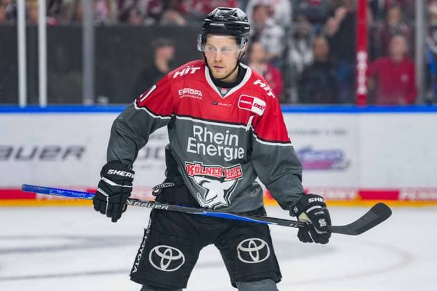 Eishockey Penny-DEL 1.Spieltag Kölner Haie - Grizzlys Wolfsburg am 18.09.2026 in der Lanxess Arena in Köln Juhani Tyrväinen ( Köln ) Gemäß den Vorgaben der DEL Deutsche Eishockey Liga ist die Publikation und Weiterverwertung der Aufnahmen in elektronischen Medien und Endgeräten aller Art während des laufenden Spiels nicht zulässig.