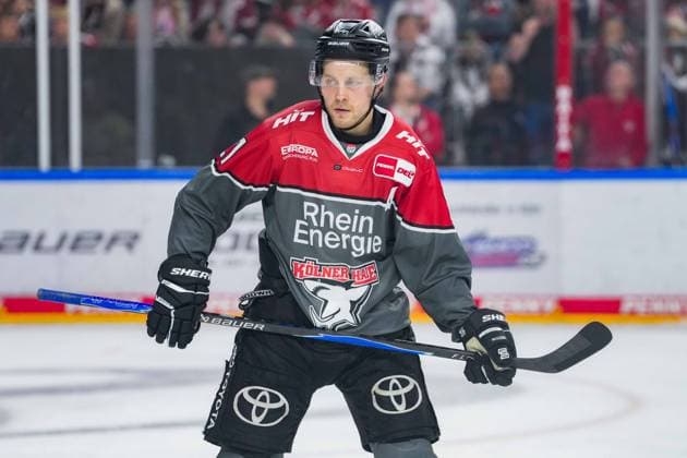 Eishockey Penny-DEL 1.Spieltag Kölner Haie - Grizzlys Wolfsburg am 18.09.2026 in der Lanxess Arena in Köln Juhani Tyrväinen ( Köln ) Gemäß den Vorgaben der DEL Deutsche Eishockey Liga ist die Publikation und Weiterverwertung der Aufnahmen in elektronischen Medien und Endgeräten aller Art während des laufenden Spiels nicht zulässig.