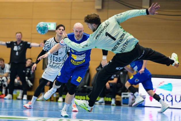 Peter Walz (ThSV Eisenach, 14), Gonzalo Perez de Vargas (THW Kiel, 01) GER, ThSV Eisenach gegen THW Kiel, 1. Opel Handballbundesliga, Handball, 5.Spieltag, Saison 2026 2027, 20.00 Uhr, 18.09.2026 GER, ThSV Eisenach gegen THW Kiel, 1. Opel Handballbundesliga, Handball, 5.Spieltag, Saison 2026 2027, 20.00 Uhr, 18.09.2026 Eisenach Copyright: xMartinxHerbstx