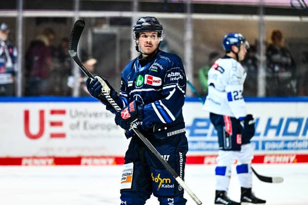 Tyler Boland (Iserlohn Roosters, 10), GER, Iserlohn Roosters vs. ERC Ingolstadt, Eishockey, Penny-DEL, 1. Spieltag, Spielzeit 2026 2027, 19.09.2026, GER, Iserlohn Roosters vs. ERC Ingolstadt, Eishockey, Penny-DEL, 1. Spieltag, Spielzeit 2026 2027, 19.09.2026 Iserlohn Copyright: xJonasxBrockmann Eibner-Pressefotx EP_JBN