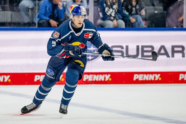 Moritz Warnecke (EHC Red Bull Muenchen, 09) erzielte sein erstes DEL-Tor GER, EHC Red Bull Muenchen vs. Adler Mannheim, Eishockey, DEL, Saison 2026 2027, 1. Spieltag, 18.09.2026. Foto: HMB Media Heike Feiner Copyright: HMBxMedia HeikexFeiner