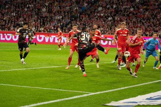 18.09.2026: Fußball: FC Bayern München - Union Berlin, 4. Spieltag der 1. Bundesliga in der Allianz Arena in München Torschuss Ismael Saibari (FC Bayern Munchen, 34) WICHTIGER HINWEIS: Gemäß den Vorgaben der DFL und des DFB ist es untersagt, in dem Stadion und oder vom Spiel angefertigte Fotoaufnahmen in Form von Sequenzbildern und oder videoähnlichen Fotostrecken zu verwerten bzw. verwerten zu lassen. Copyright: xJamesxZabelx