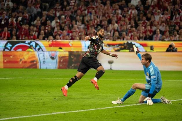 18.09.2026: Fußball: FC Bayern München - Union Berlin, 4. Spieltag der 1. Bundesliga in der Allianz Arena in München Torschuss Ismael Saibari (FC Bayern Munchen, 34) zum 5:0 WICHTIGER HINWEIS: Gemäß den Vorgaben der DFL und des DFB ist es untersagt, in dem Stadion und oder vom Spiel angefertigte Fotoaufnahmen in Form von Sequenzbildern und oder videoähnlichen Fotostrecken zu verwerten bzw. verwerten zu lassen. Copyright: xJamesxZabelx