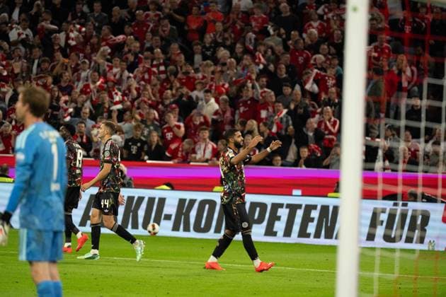 18.09.2026: Fußball: FC Bayern München - Union Berlin, 4. Spieltag der 1. Bundesliga in der Allianz Arena in München Torjubel Ismael Saibari (FC Bayern Munchen, 34) zum 5:0 WICHTIGER HINWEIS: Gemäß den Vorgaben der DFL und des DFB ist es untersagt, in dem Stadion und oder vom Spiel angefertigte Fotoaufnahmen in Form von Sequenzbildern und oder videoähnlichen Fotostrecken zu verwerten bzw. verwerten zu lassen. Copyright: xJamesxZabelx