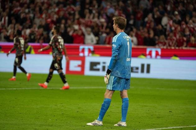18.09.2026: Fußball: FC Bayern München - Union Berlin, 4. Spieltag der 1. Bundesliga in der Allianz Arena in München Frederik Rönnow (Union Berlin, 1) unzufrieden nach dem 5:0 für den FC Bayern München. WICHTIGER HINWEIS: Gemäß den Vorgaben der DFL und des DFB ist es untersagt, in dem Stadion und oder vom Spiel angefertigte Fotoaufnahmen in Form von Sequenzbildern und oder videoähnlichen Fotostrecken zu verwerten bzw. verwerten zu lassen. Copyright: xJamesxZabelx