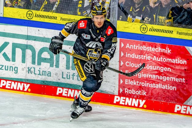 18.09.2026, xkkux, Eishockey, DEL, Krefeld Pinguine - Fischtown Pinguins Bremerhaven , 1.Spieltag, Saison 2026 27, YAYLA-Arena Krefeld: Stuart Percy (Krefeld Pinguine 93) Nordrhein-Westfalen Deutschland
