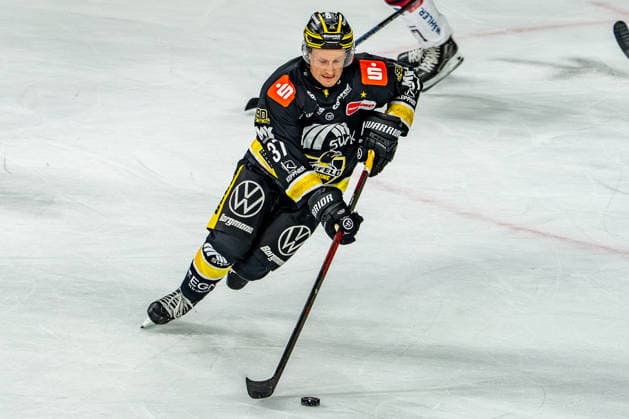 18.09.2026, xkkux, Eishockey, DEL, Krefeld Pinguine - Fischtown Pinguins Bremerhaven , 1.Spieltag, Saison 2026 27, YAYLA-Arena Krefeld: Max Newton (Krefeld Pinguine 37) Nordrhein-Westfalen Deutschland