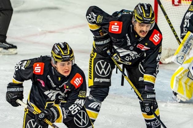 18.09.2026, xkkux, Eishockey, DEL, Krefeld Pinguine - Fischtown Pinguins Bremerhaven , 1.Spieltag, Saison 2026 27, YAYLA-Arena Krefeld: Oliver Mebus (Krefeld Pinguine 22) Nordrhein-Westfalen Deutschland