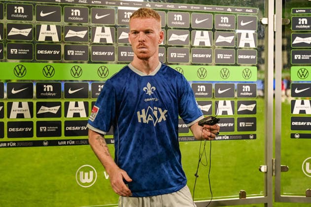 Herren I Frauen I Saison 2026-2027 I 2. Bundesliga I 6. Spieltag I VfL Wolfsburg - SV Darmstadt 98 I 18.09.2026 Kai Klefisch (17, SV Darmstadt 98) hat das Interview nach dem Spiel beendet. Wolfsburg Volkswagen Arena Niedersachsen Deutschland Copyright: xLobeca InesxHähnelx