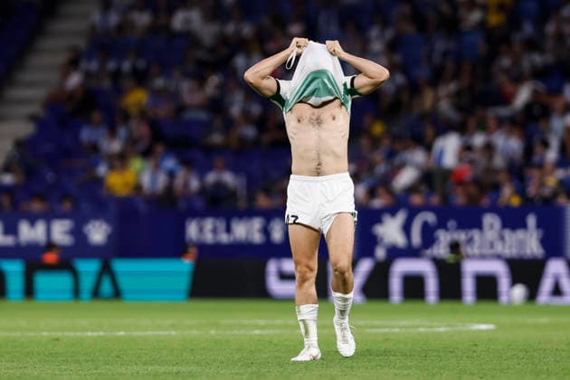 September 18, 2026, Cornella, Barcelona, SPAIN: Javi Morcillo of Elche CF laments during the Spanish league, LaLiga EA Sports, football match played between RCD Espanyol and Elche CF at RCDE Stadium on September 18, 2026 in Cornella, Spain. RCD Espanyol V Elche CF - LaLiga EA Sports  - ZUMAa181 20260918_zaa_a181_199 Copyright: xJavierxBorregox