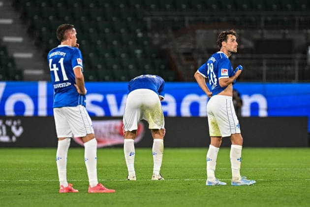 Herren I Frauen I Saison 2026-2027 I 2. Bundesliga I 6. Spieltag I VfL Wolfsburg - SV Darmstadt 98 I 18.09.2026 Enttäuschte Darmstädter Spieler nach der Niederlage auf dem Platz. Wolfsburg Volkswagen Arena Niedersachsen Deutschland Copyright: xLobeca InesxHähnelx
