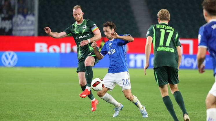 VfL vs. Darmstadt, 2. BL Wolfsburg, 18.09.2026, Fußball, Herren, 2. BL, Saison 2026 2027, VfL Wolfsburg vs. SV Darmstadt 98: Maximilian Arnold (VfL Wolfsburg), Christopher Lannert (SV Darmstadt 98) (DFL DFB REGULATIONS PROHIBIT ANY USE OF PHOTOGRAPHS as IMAGE SEQUENCES and or QUASI-VIDEO) Volkswagen Arena Niedersachsen Deutschland
