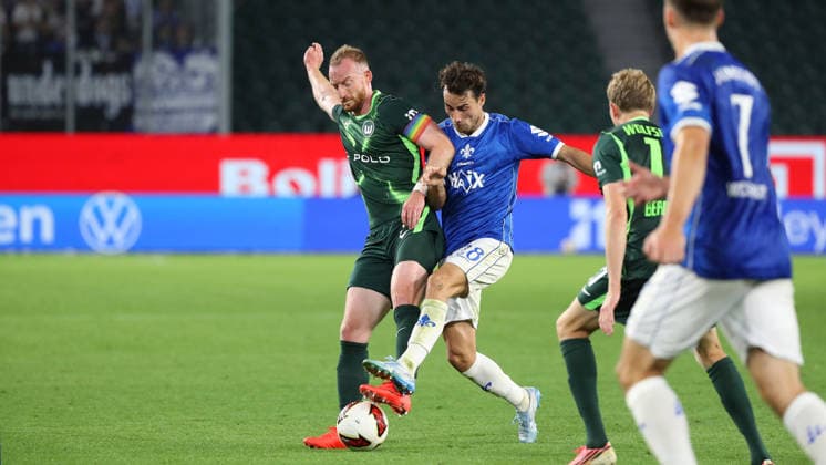 VfL vs. Darmstadt, 2. BL Wolfsburg, 18.09.2026, Fußball, Herren, 2. BL, Saison 2026 2027, VfL Wolfsburg vs. SV Darmstadt 98: Maximilian Arnold (VfL Wolfsburg), Christopher Lannert (SV Darmstadt 98) (DFL DFB REGULATIONS PROHIBIT ANY USE OF PHOTOGRAPHS as IMAGE SEQUENCES and or QUASI-VIDEO) Volkswagen Arena Niedersachsen Deutschland