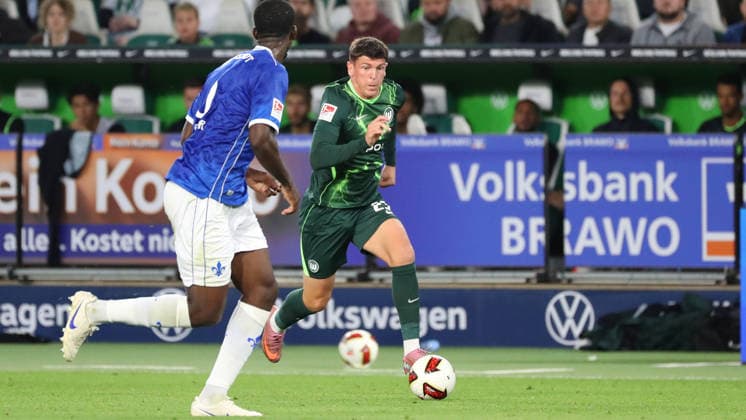 VfL vs. Darmstadt, 2. BL Wolfsburg, 18.09.2026, Fußball, Herren, 2. BL, Saison 2026 2027, VfL Wolfsburg vs. SV Darmstadt 98: Alessio Besio (VfL Wolfsburg) (DFL DFB REGULATIONS PROHIBIT ANY USE OF PHOTOGRAPHS as IMAGE SEQUENCES and or QUASI-VIDEO) Volkswagen Arena Niedersachsen Deutschland