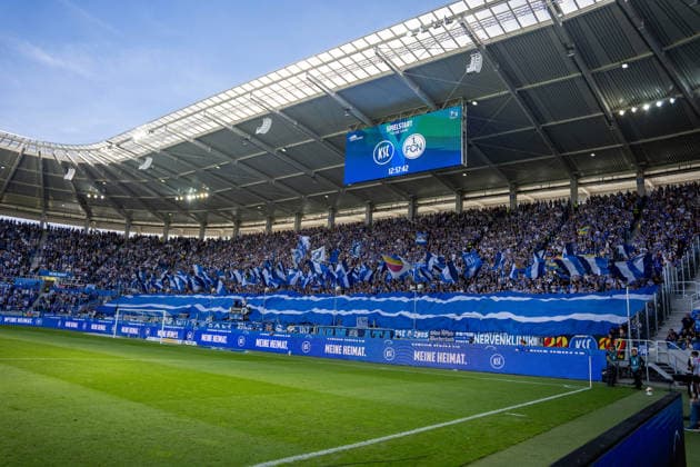 19.09.2026, xdaymx, Fussball 2.Bundesliga, Karlsruher SC - 1.FC Nürnberg. Karlsruher Fans vor dem Heimspiel gegen den 1. FC Nürnberg. (DFL DFB REGULATIONS PROHIBIT ANY USE OF PHOTOGRAPHS as IMAGE SEQUENCES and or QUASI-VIDEO) Karlsruhe