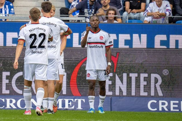 19.09.2026, xdaymx, Fussball 2.Bundesliga, Karlsruher SC - 1.FC Nürnberg. Torjubel vom Torschützen Mohamed AlÃ¬ Zoma (1.FC Nürnberg) zum 0:1 für Nürnberg. (DFL DFB REGULATIONS PROHIBIT ANY USE OF PHOTOGRAPHS as IMAGE SEQUENCES and or QUASI-VIDEO) Karlsruhe