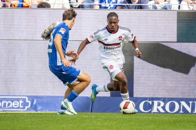 19.09.2026, xdaymx, Fussball 2.Bundesliga, Karlsruher SC - 1.FC Nürnberg. Mohamed AlÃ¬ Zoma (1.FC Nürnberg) im Dribbling. (DFL DFB REGULATIONS PROHIBIT ANY USE OF PHOTOGRAPHS as IMAGE SEQUENCES and or QUASI-VIDEO) Karlsruhe