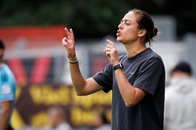 KOELN, GERMANY - SEPTEMBER 19, 2026: Head Coach Sabrina Wittmann ( (FC Ingolstadt) gestures during the 3rd division match on gameday 7 between Viktoria Koeln vs. FC Ingolstadt at the Sportpark Hoehenberg on September 19, 2026 in Koeln, Germany. DFL REGULATIONS PROHIBIT ANY USE OF PHOTOGRAPHS AS IMAGE SEQUENCES AND OR QUASI-VIDEO. Nordrhein-Westfalen Germany Copyright: xAxelxKohringx