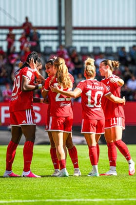 19.09.2026, München, Deutschland. Google Pixel Frauen-Bundesliga: FC Bayern München Frauen gegen 1. FC Köln Frauen am FC Bayern Campus. Edna Imade (FC Bayern Frauen) jubelt nach Ihrem Tor.