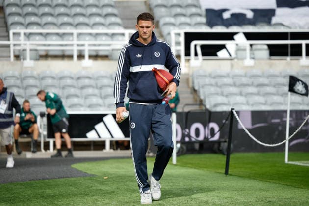Newcastle United v Hull City, Premier League Sven Botman of Newcastle United arrives for todays game during the Newcastle United v Hull City Premier League match at St. James Park, Newcastle Upon Tyne, England on 19 September 2026 Credit: Craig Cowan Every Second Media Editorial use only. All images are copyright Every Second Media Limited. No images may be reproduced without prior permission. All rights reserved. Premier League and Football League images are subject to licensing agreements with Football DataCo Limited. see https: www.football-dataco.com Copyright: xIMAGO EveryxSecondxMediax ESM-2174-0024 CraigxCowanx xEveryxSecondxMediax