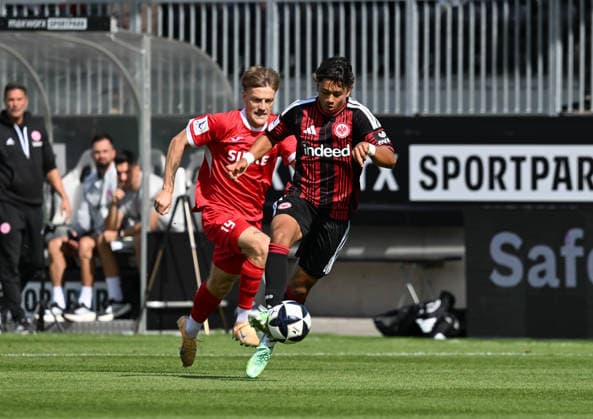 19.09.2026, xsltx, Fussball Regionalliga Suedwest, Eintracht Frankfurt U21, U 21 - TSV Steinbach Haiger v.l. Tim Kircher (TSV Steinbach Haiger), Marvin Dills (Eintracht Frankfurt U21)