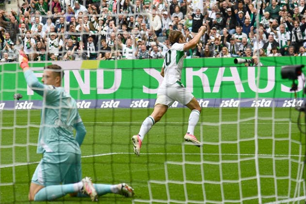 19.09.2026, xhbx, Fussball 1.Bundesliga, Borussia Moenchengladbach - 1.FSV Mainz 05 v.l. Torjubel, Goal celebration, celebrate the goal 1:0ß durch Florian Neuhaus (Borussia Mönchengladbach) (DFL DFB REGULATIONS PROHIBIT ANY USE OF PHOTOGRAPHS as IMAGE SEQUENCES and or QUASI-VIDEO) Moenchengladbach