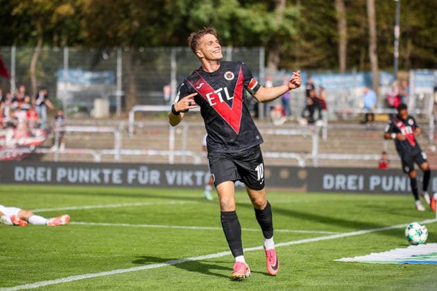 19.09.2026, xsefx, Fußball, FC Viktoria Köln - FC Ingolstadt 04, 3.Liga, Sportpark Höhenberg, 7. Spieltag, Saison 2026 2027: Torjubel nach dem Tor zum 2:0 durch Torschütze David Otto (FC Viktoria Koeln 10) zusammen mit Lucas Wolf (FC Viktoria Koeln 21) DFB regulations prohibit any use of photographs as image sequences and or quasi-video. Nordrhein-Westfalen Deutschland