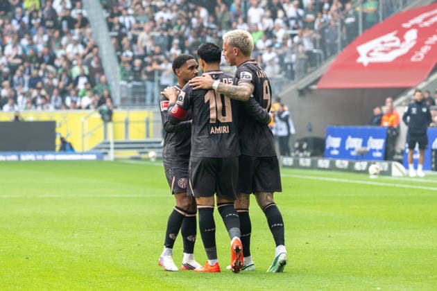 Die Mainzer Spieler Phillipp Mwene (1. FSV Mainz 05, 02), Nadiem Amiri (1. FSV Mainz 05, 10) und Phillip Tietz (1. FSV Mainz 05, 09) bejubeln das Tor zum 1:1. Borussia Moenchengladbach vs. 1. FSV Mainz 05, Fussball, 1. Bundesliga, 04. Spieltag, Saison 2026 2027, 19.09.2026 DFL DFB Regulations prohibit any use of Photographs as image sequences and or Quasivideo Borussia Moenchengladbach vs. 1. FSV Mainz 05, Fussball, 1. Bundesliga, 04. Spieltag, Saison 2026 2027, 19.09.2026 Moenchengladbach Copyright: xEibner-Pressefoto ThomasxHaeslerx EP_THR