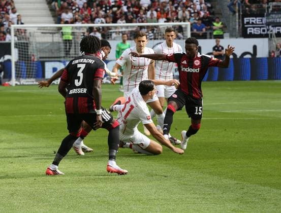 19.09.2026 xmgoodx Frankfurt am Main, Deutsche Bank Park Bundesliga Saison 2026 2027 Eintracht Frankfurt - SC Freiburg Noel Aseko (15, Eintracht Frankfurt) gegen Igor MatanoviÄ‡ (Freiburg) DFL DFB REGULATIONS PROHIBIT ANY USE OF PHOTOGRAPHS AS IMAGE SEQUENCES AND OR QUASI-VIDEO.