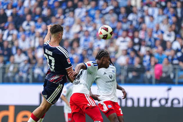 Torschuss Torchance per Kopfball Thijs Dallinga (1. FC Köln, 27) GER, Hamburger SV vs. 1. FC Köln, Fußball, 1. Bundesliga, Spieltag 04, Saison 2026 2027, 19.09.2026 DFL REGULATIONS PROHIBIT ANY USE OF PHOTOGRAPHS AS IMAGE SEQUENCES AND OR QUASI-VIDEO GER, Hamburger SV vs. 1. FC Köln, Fußball, 1. Bundesliga, Spieltag 04, Saison 2026 2027, 19.09.2026 Hamburg Copyright: xEibner-Pressefoto MarcelxvonxFehrnx EP_MFN