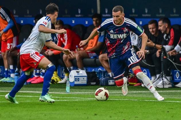 Capaldo Nicolás ( HSV ) 10 Said El Mala ( Köln ) Deutschland , Hamburg , Volksparkstadion , Fussball , 1 . Bundesliga , Hamburger SV - 1 FC Köln