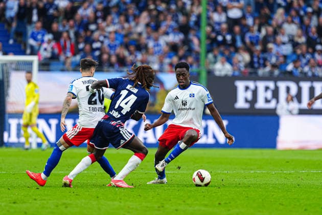 Fabio Vieira (Hamburger SV, 20), Gideon Mensah (1. FC Köln, 14), Albert Sambi Lokonga (Hamburger SV, 06) GER, Hamburger SV vs. 1. FC Köln, Fußball, 1. Bundesliga, Spieltag 04, Saison 2026 2027, 19.09.2026 DFL REGULATIONS PROHIBIT ANY USE OF PHOTOGRAPHS AS IMAGE SEQUENCES AND OR QUASI-VIDEO GER, Hamburger SV vs. 1. FC Köln, Fußball, 1. Bundesliga, Spieltag 04, Saison 2026 2027, 19.09.2026 Hamburg Copyright: xEibner-Pressefoto MarcelxvonxFehrnx EP_MFN