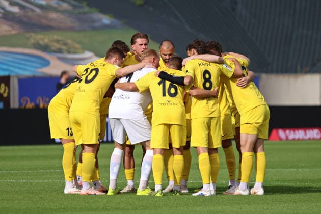 19.09.2026, Fussball, Herren, 3. Liga, Saison 2026 2027, 1. FC Saarbrücken - SG Sonnenhof Großaspach, Mannschaftskreis der SG Sonnenhof Großaspach kurz vor Anpfiff Saarbrücken Ludwigsparkstadion Saarland Deutschland Copyright: xFabianxKleerx