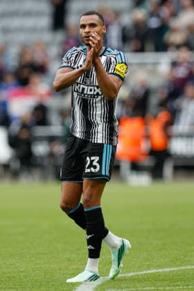 Newcastle United v Hull City, Premier League Jacob Murphy of Newcastle United at full time 2-1 during the Newcastle United v Hull City Premier League match at St. James Park, Newcastle Upon Tyne, England on 19 September 2026 Credit: Craig Cowan Every Second Media Editorial use only. All images are copyright Every Second Media Limited. No images may be reproduced without prior permission. All rights reserved. Premier League and Football League images are subject to licensing agreements with Football DataCo Limited. see https: www.football-dataco.com Copyright: xIMAGO EveryxSecondxMediax ESM-2174-0096 CraigxCowanx xEveryxSecondxMediax